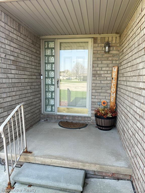 41537 Greenspire Drive, Clinton Twp, MI 48038 — Photo 2