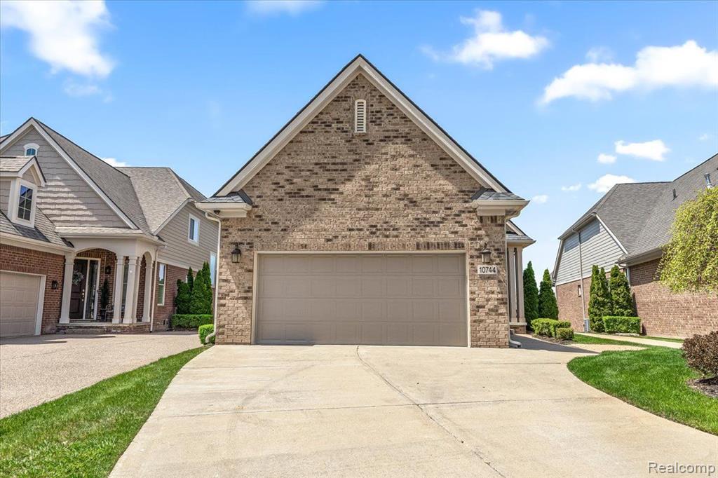 10744 WATERFALL Court, 19, South Lyon, MI 48178 — Photo 2