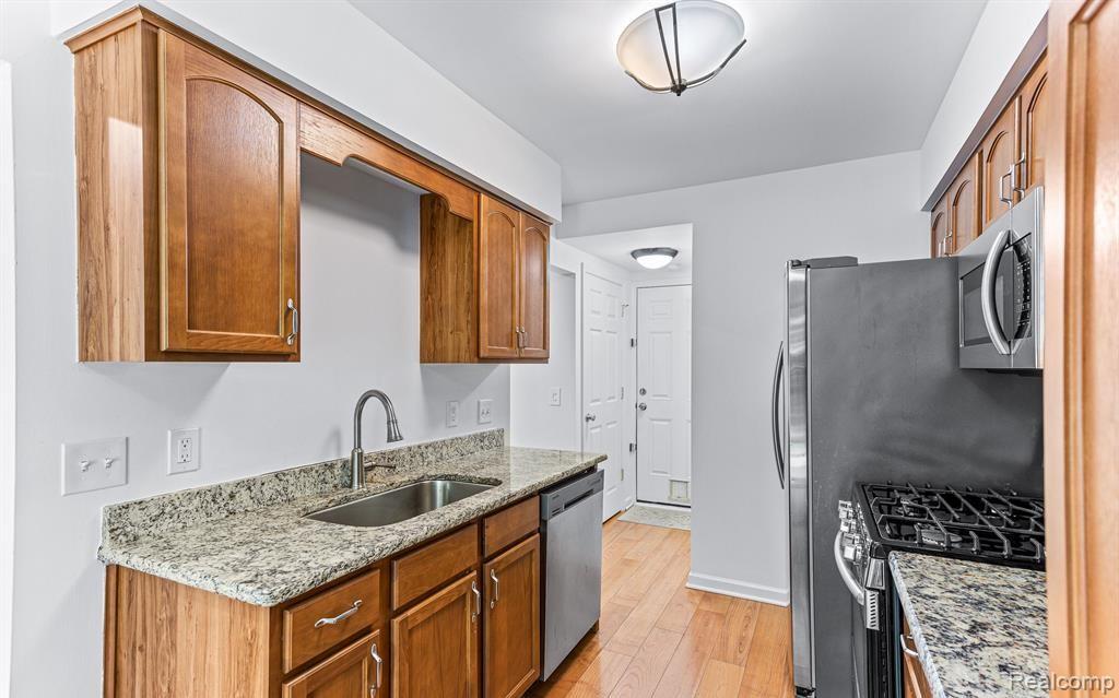 47086 Auburn Court, Utica, MI 48317 — Photo 7