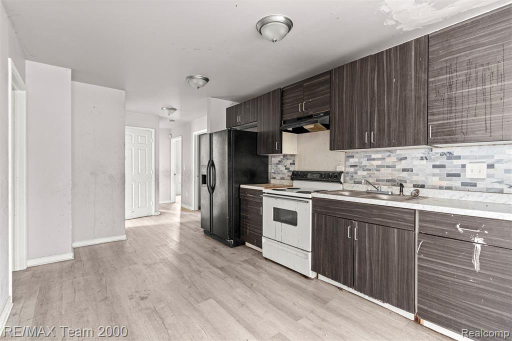 4830 Dickerson Street, Detroit, MI 48215 — Photo 13