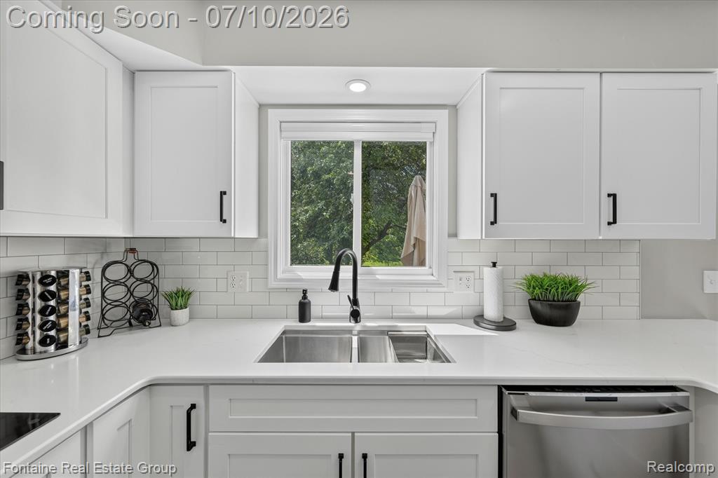 1963 Willowicke Drive, Wixom, MI 48393 — Photo 11