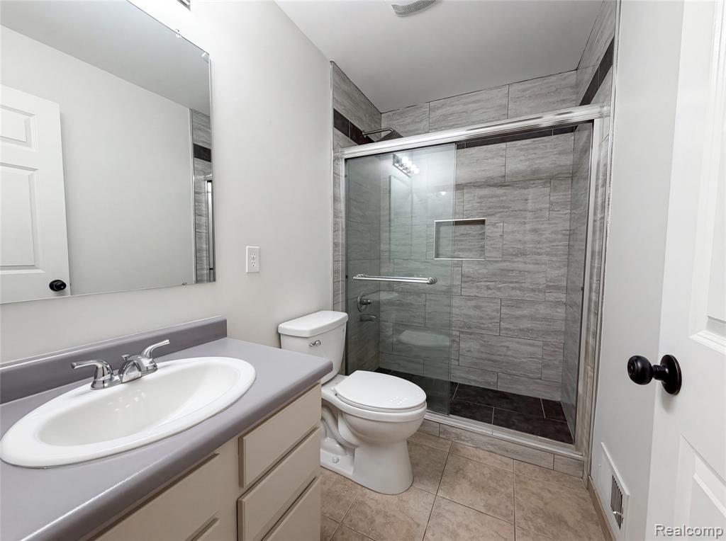51109 Mayfair Terrace, Novi, MI — Photo 11