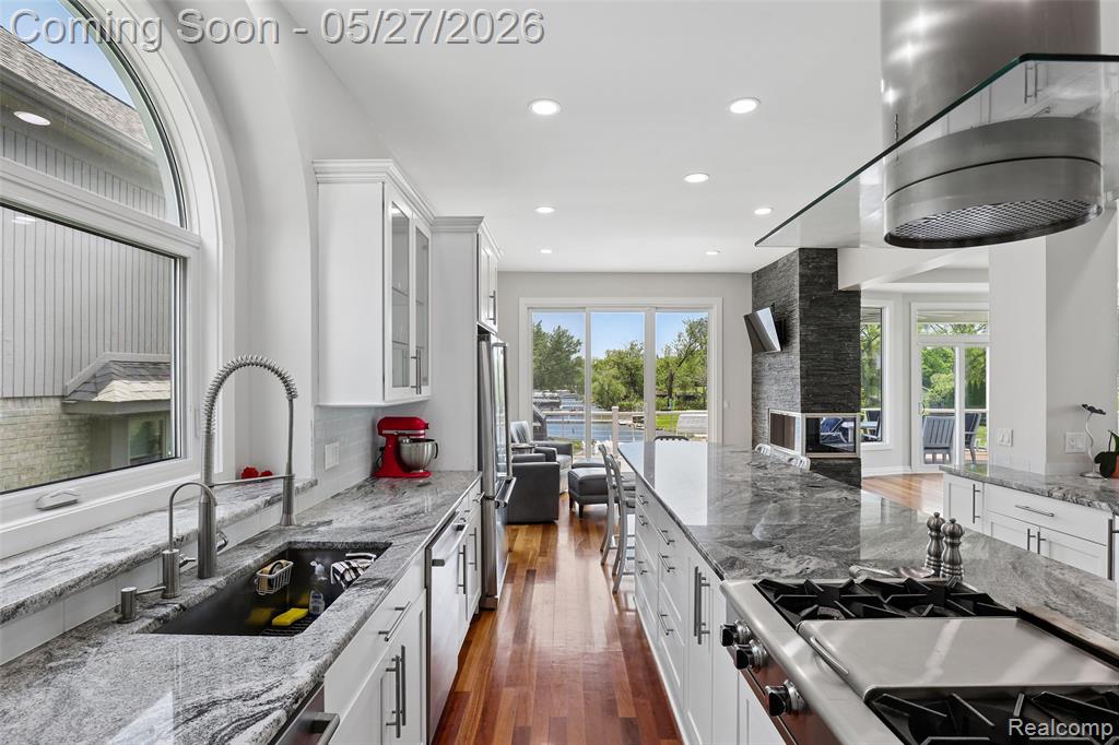1600 Vanstone Drive, Commerce Twp, MI 48382 — Photo 8