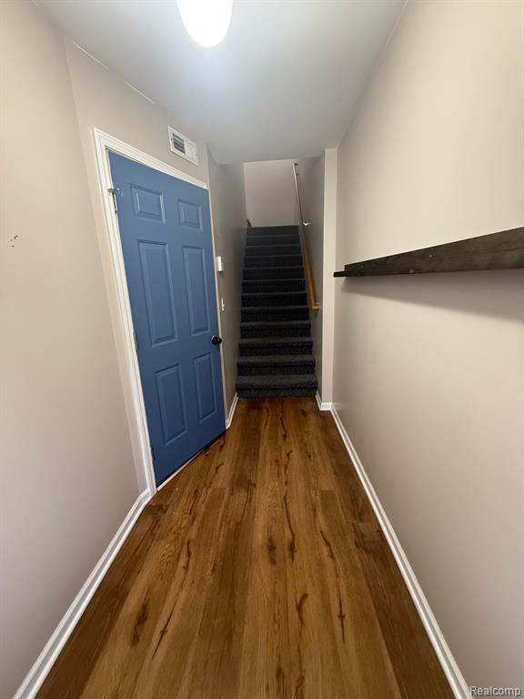 1618 RED HICKORY, Howell, MI 48855 — Photo 2