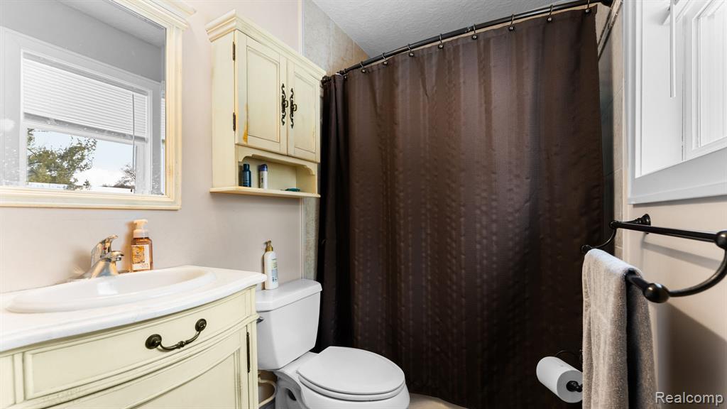 19750 Ivey Road, Chelsea, MI 48118 — Photo 22