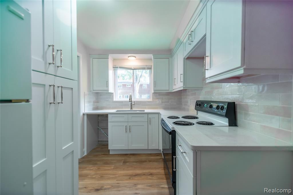502 W Houstonia Avenue, Royal Oak, MI 48073 — Photo 8