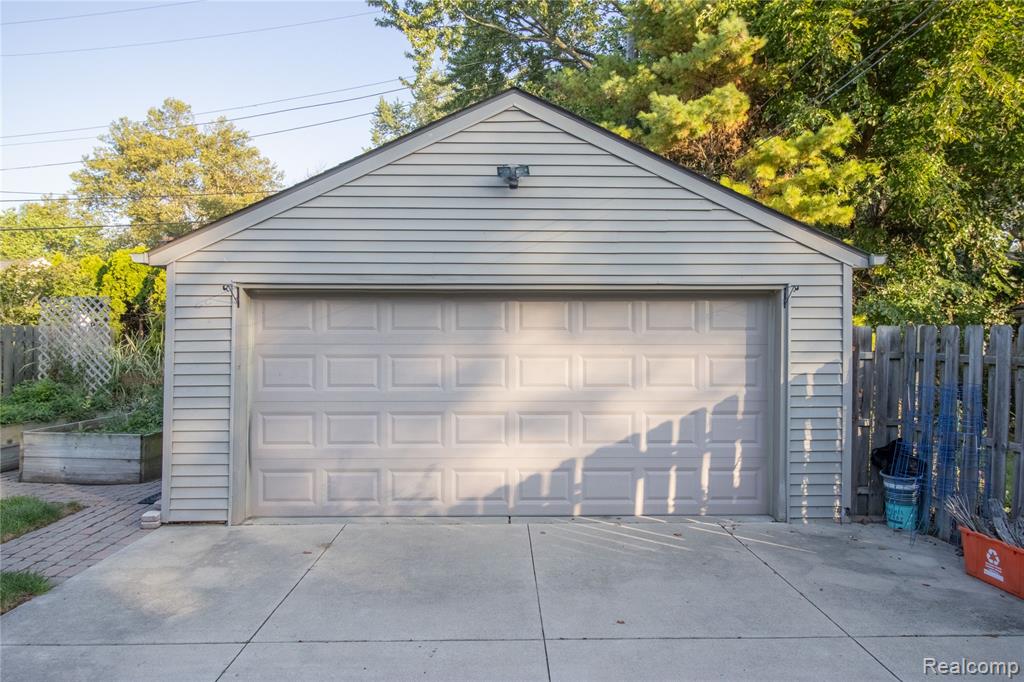 450 Roland Road, Grosse Pointe Farms, MI 48236 — Photo 46