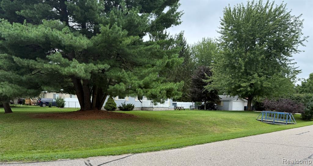 526 Cherokee Bend, Howell, MI 48843 — Photo 4