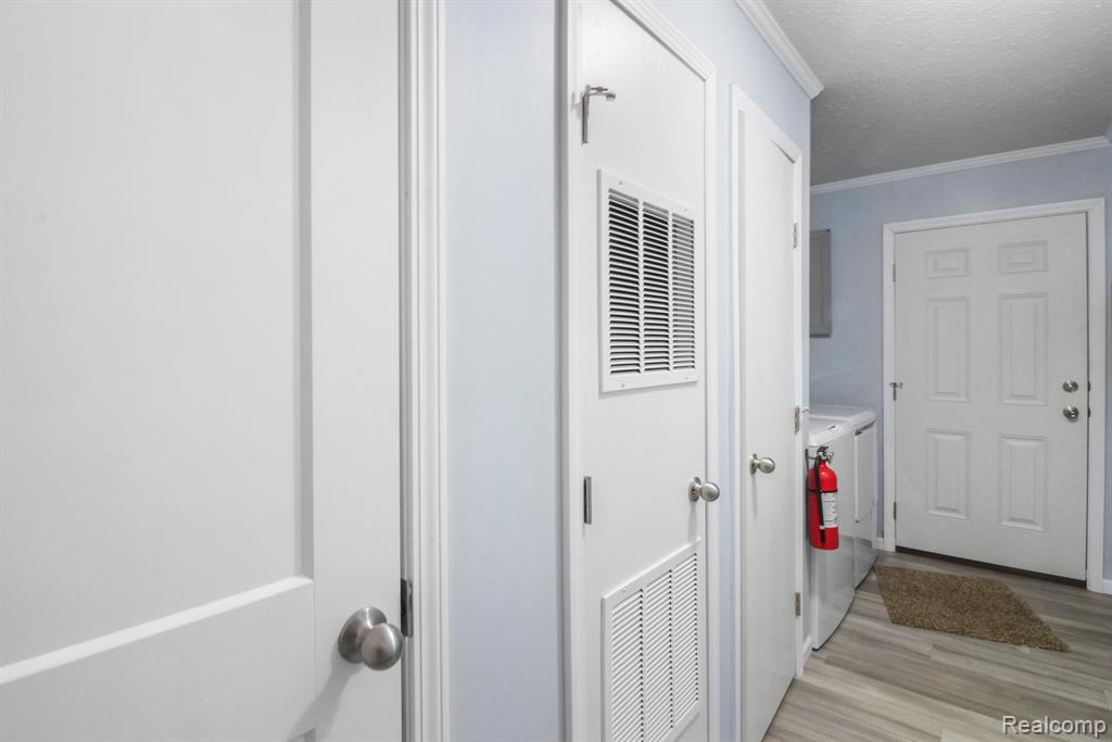 10748 EDWARDS Lane, Willis, MI 48191 — Photo 28