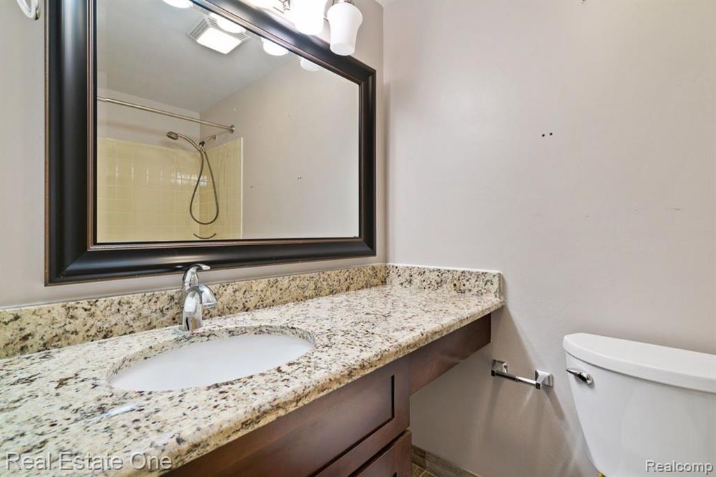 4985 BUTLER Drive, Troy, MI 48085 — Photo 19