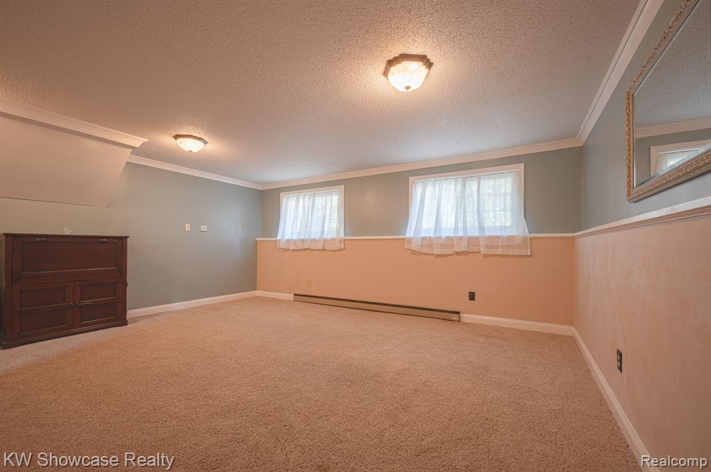 8621 OAKSIDE Avenue, Commerce Twp, MI 48382 — Photo 18