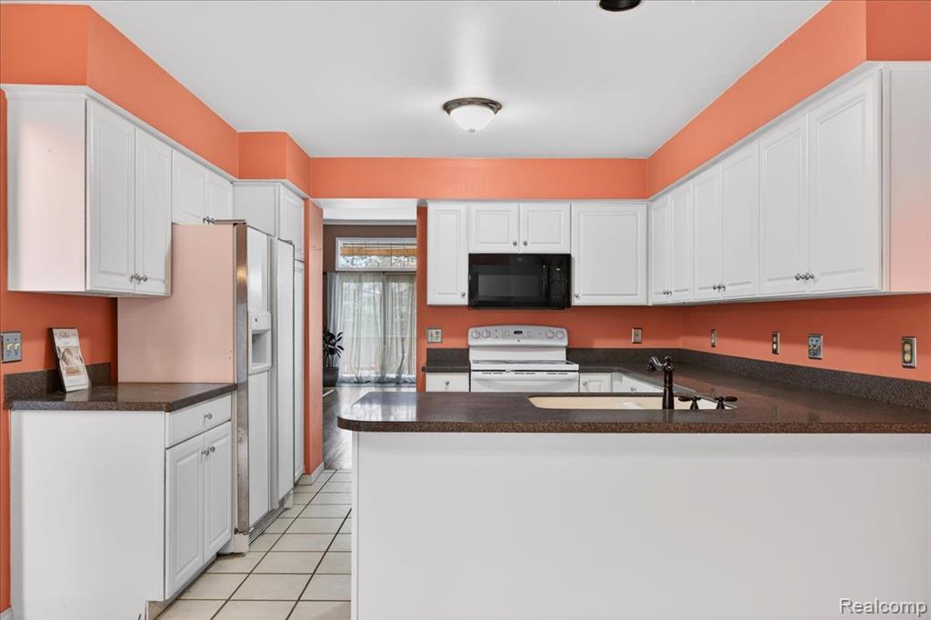 42689 Jason Court, 107, Sterling Heights, MI 48313 — Photo 20