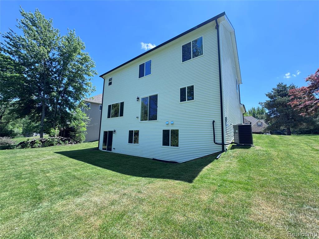 6149 Woodridge Lane, Grand Blanc, MI 48439 — Photo 2