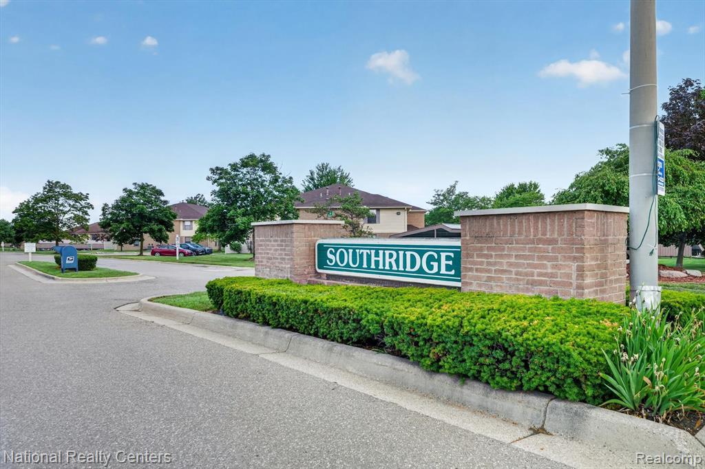 61171 Greenwood Drive, South Lyon, MI 48178 — Photo 36