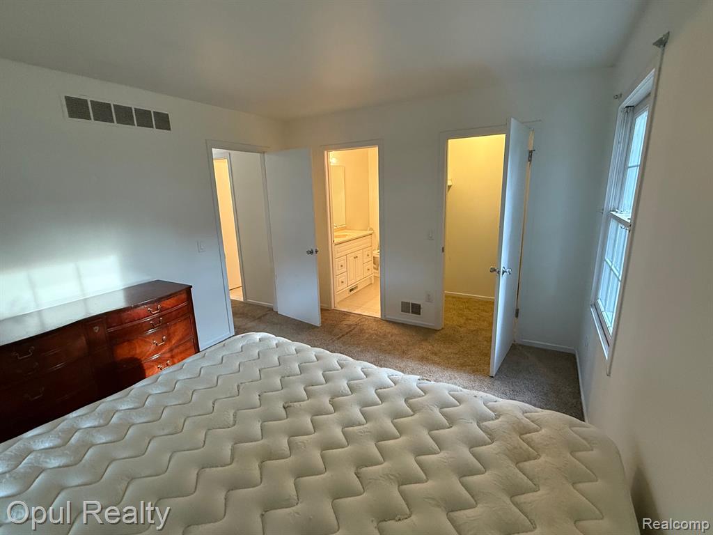 24252 Bashian Drive, Novi, MI — Photo 10