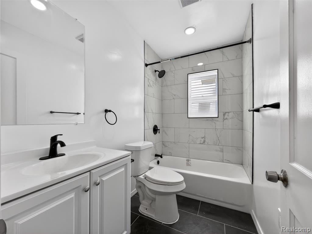 20553 Hamburg Street, Detroit, MI 48205 — Photo 8