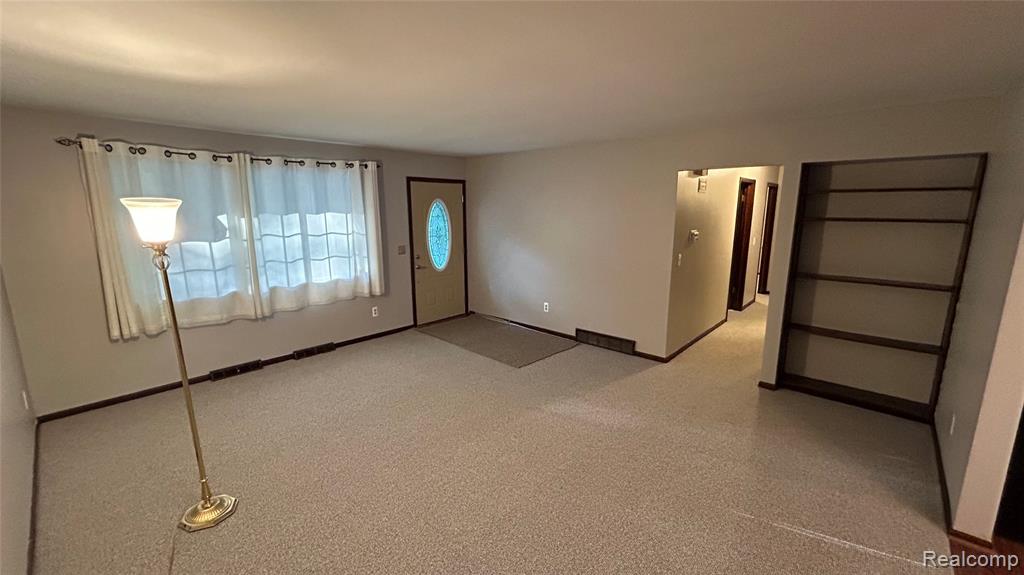 8397 Reese Road, Clarkston, MI 48348 — Photo 2