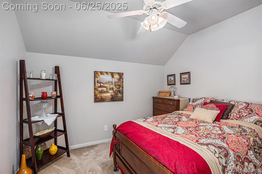 50062 LEXINGTON Avenue E, Shelby Twp, MI 48317 — Photo 14