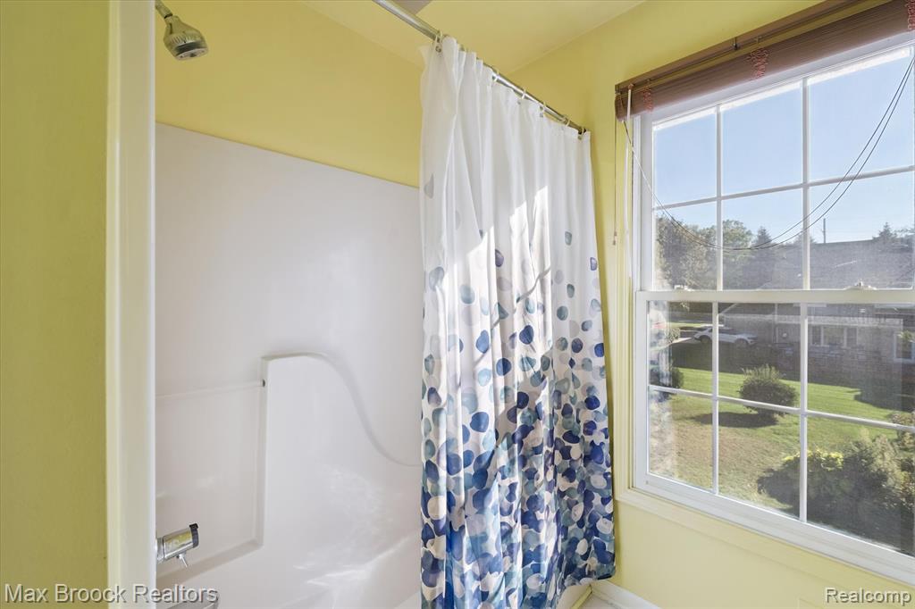 5872 Meadowview Drive, Plymouth, MI 48187 — Photo 29