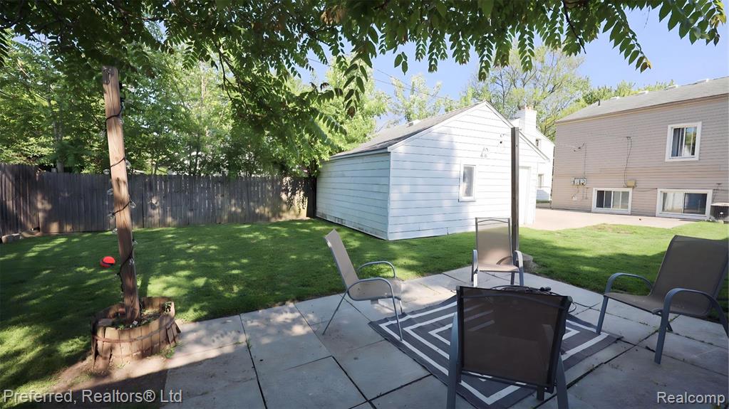 8483 Harding, Center Line, MI 48015 — Photo 21