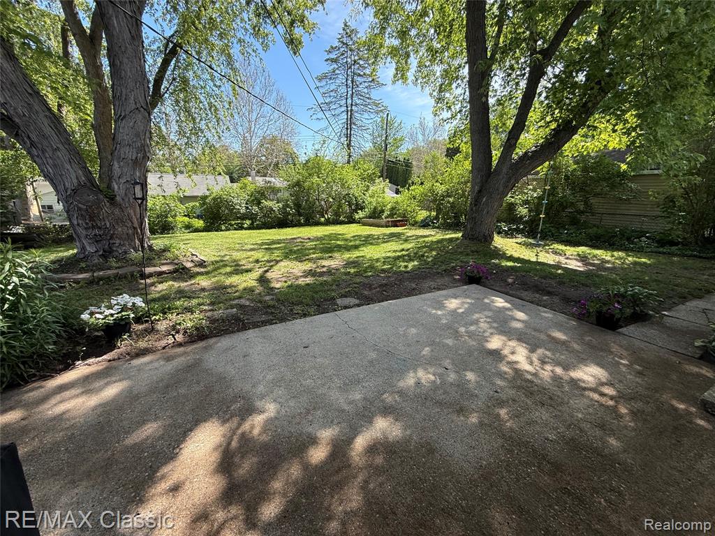 857 Panorama Drive, Milford, MI 48381 — Photo 10