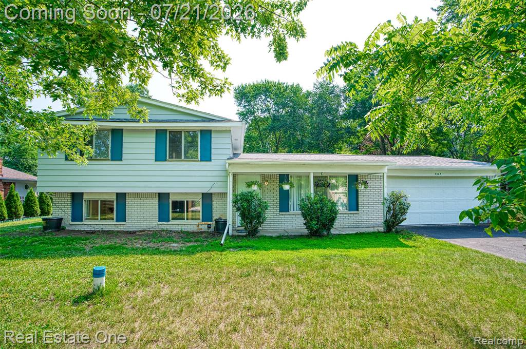 4069 Village Square, Brighton, MI 48114 — front exterior
