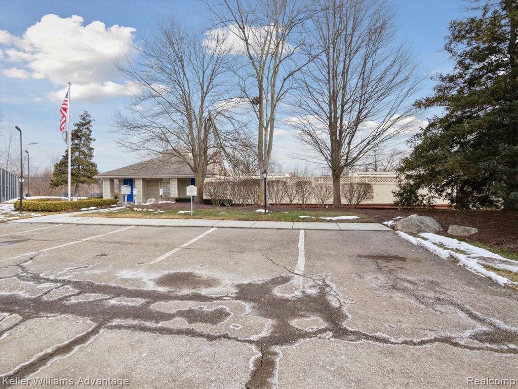 31131 COUNTRY, Farmington Hills, MI 48331 — Photo 46
