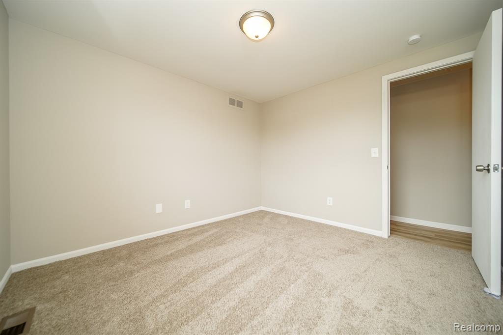 51784 Julies Drive, Clinton Twp, MI 48047 — Photo 42