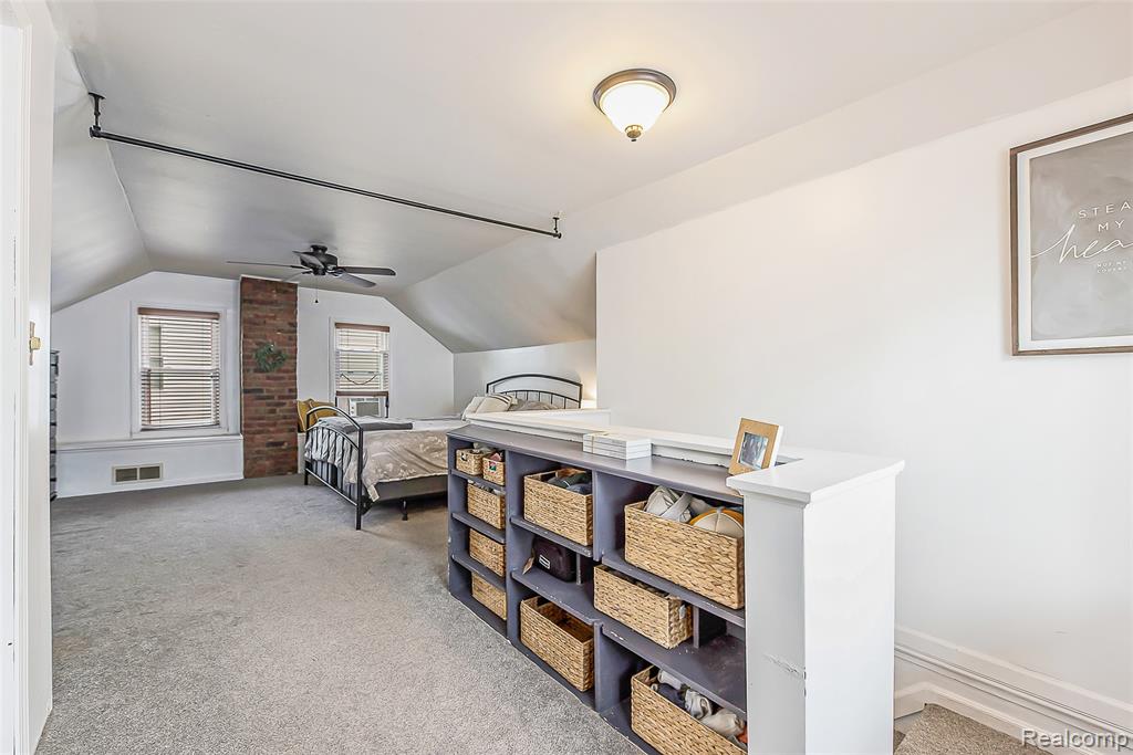 417 Helene Avenue, Royal Oak, MI 48067 — Photo 23