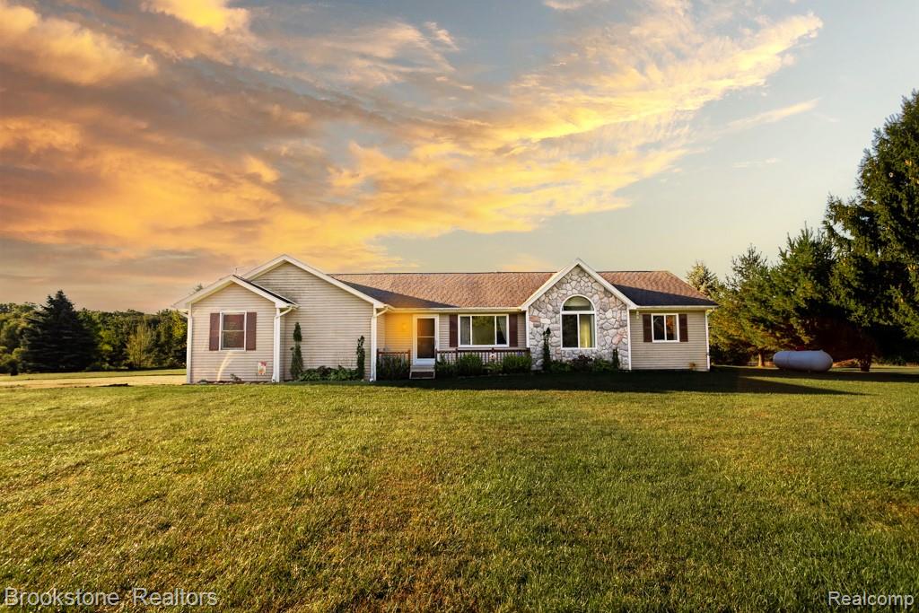 2168 Gravel Creek Road, North Branch, MI 48461 — Photo 2