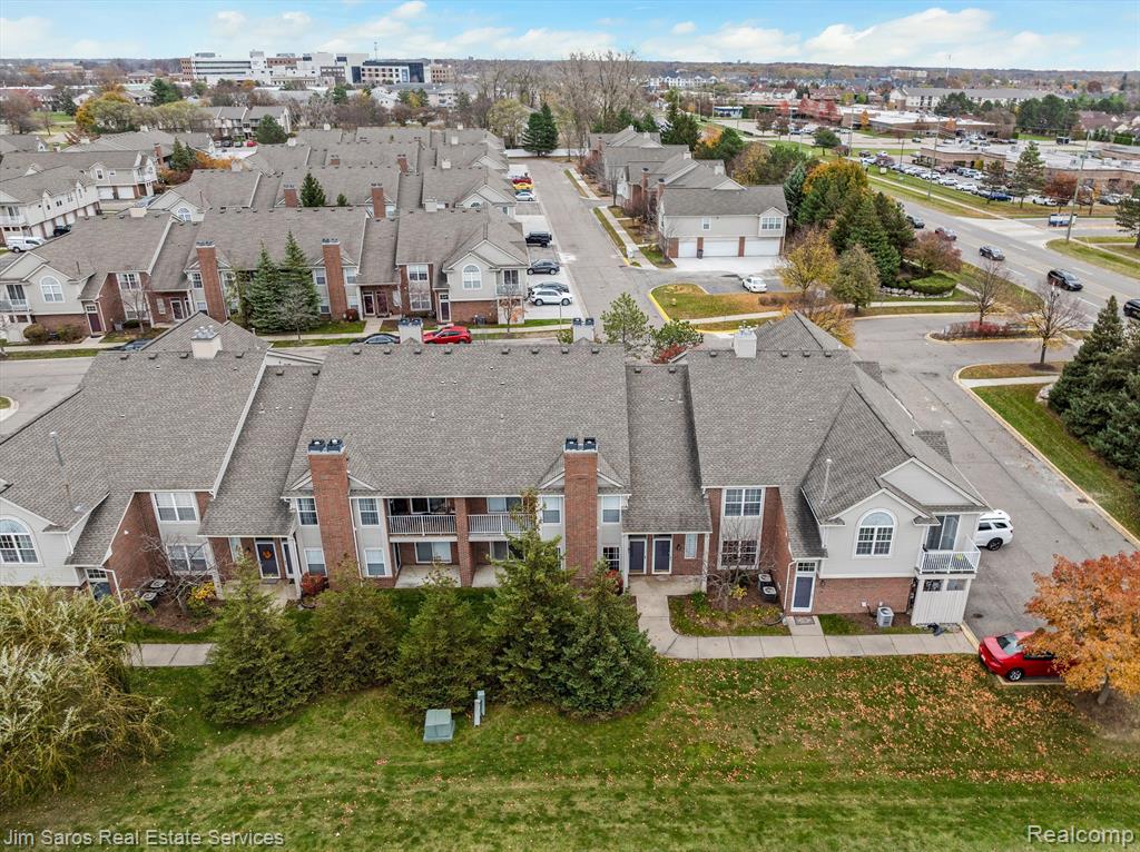 43115 WOODBRIDGE Drive, Clinton Twp, MI 48038 — Photo 14