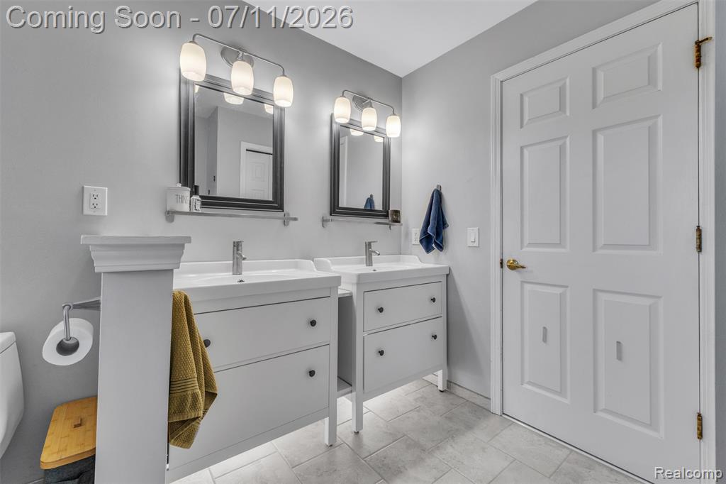 3955 Forest Edge Drive, Commerce Twp, MI 48382 — Photo 33