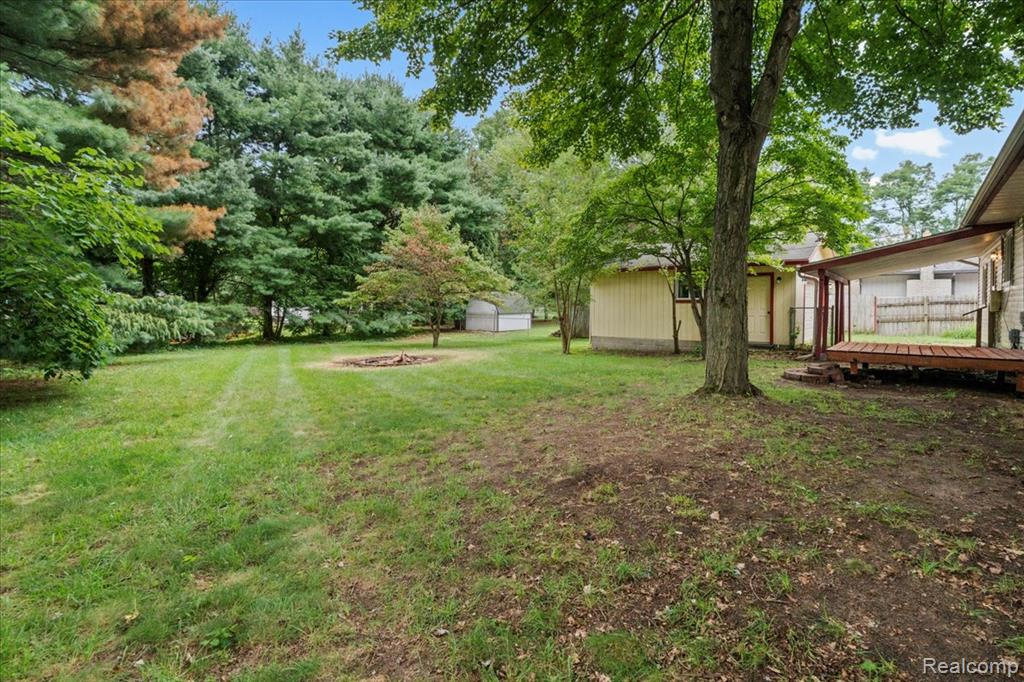 6891 Somerset Drive, Brighton, MI 48116 — Photo 24