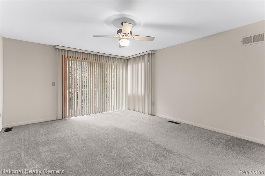 6904 Pebble Park Circle, West Bloomfield, MI — Photo 25