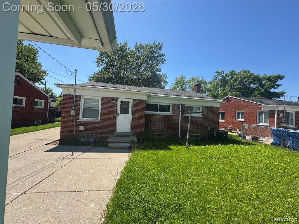 8300 LOCHDALE Street, Dearborn Heights, MI 48127 — Photo 3