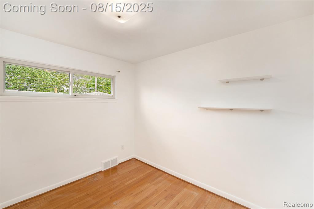 8277 Gary Avenue, Westland, MI — Photo 12