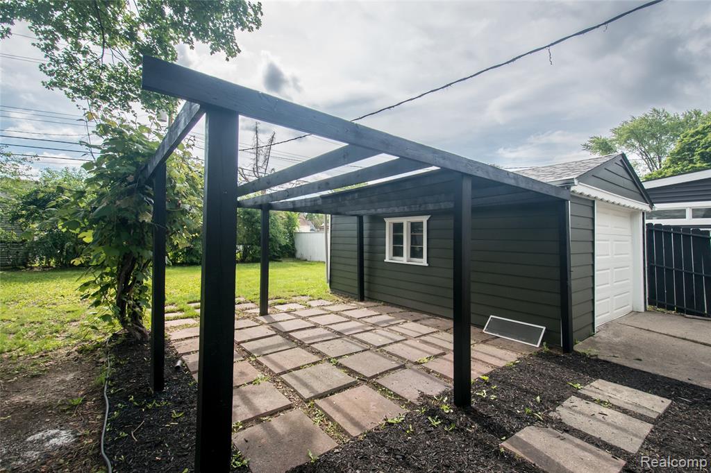 2330 Buckingham Avenue, Berkley, MI 48072 — Photo 11