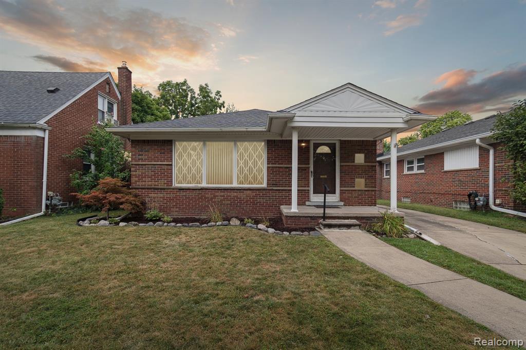 7868 Robinson Avenue, Allen Park, MI 48101 — front exterior