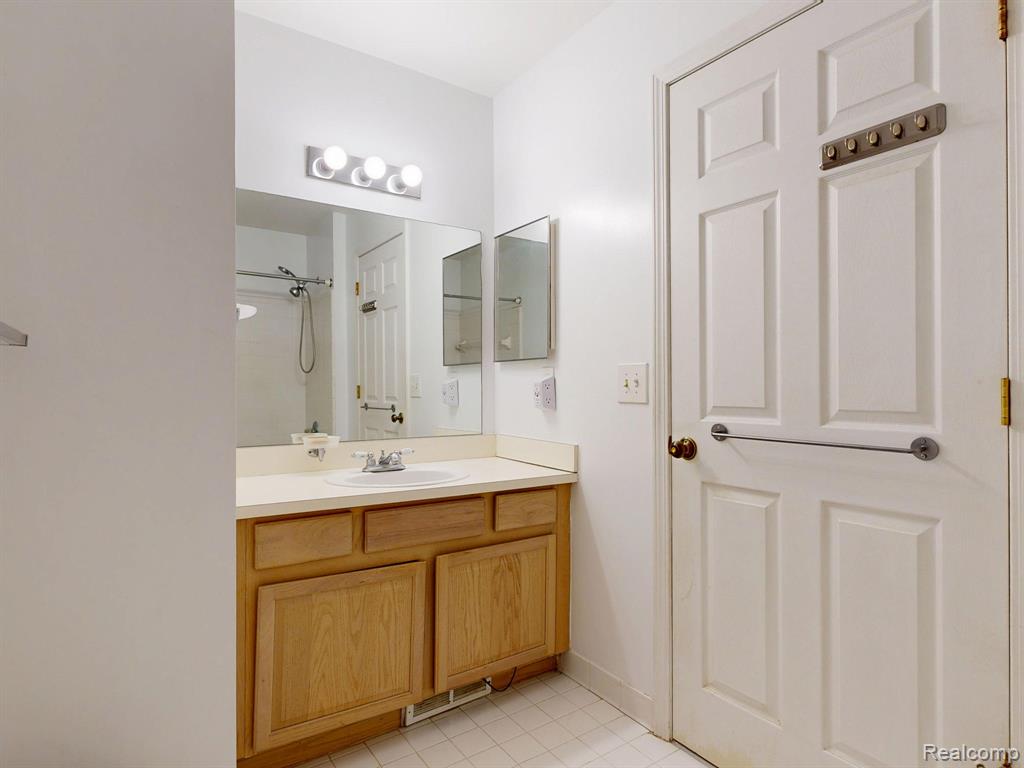 3016 Forest Creek Court, Ann Arbor, MI 48108 — Photo 16