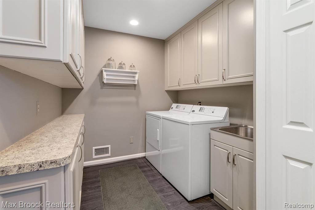 684 Deauville Lane, Bloomfield Hills, MI 48304 — Photo 54