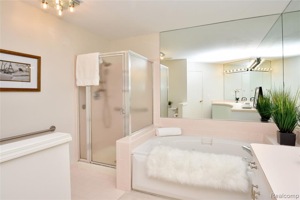 484 Newburne Pointe, 36, Bloomfield Hills, MI 48304 — Photo 17
