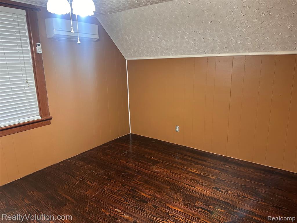 385 N Main Street, Imlay City, MI 48444 — Photo 21