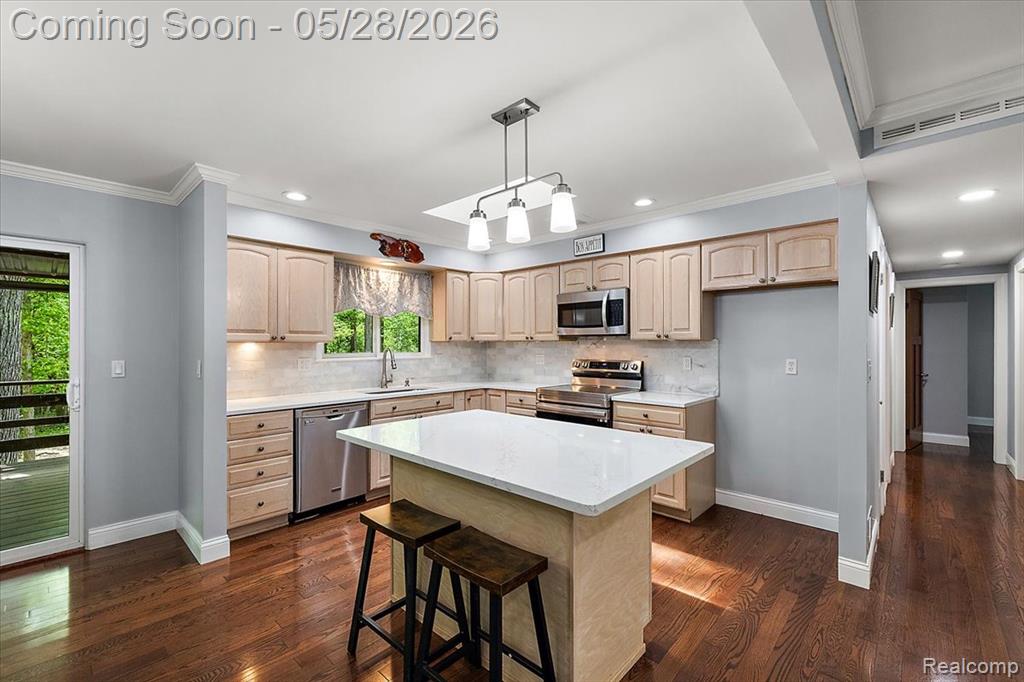 25136 Westmoreland Drive, Farmington, MI 48336 — Photo 9