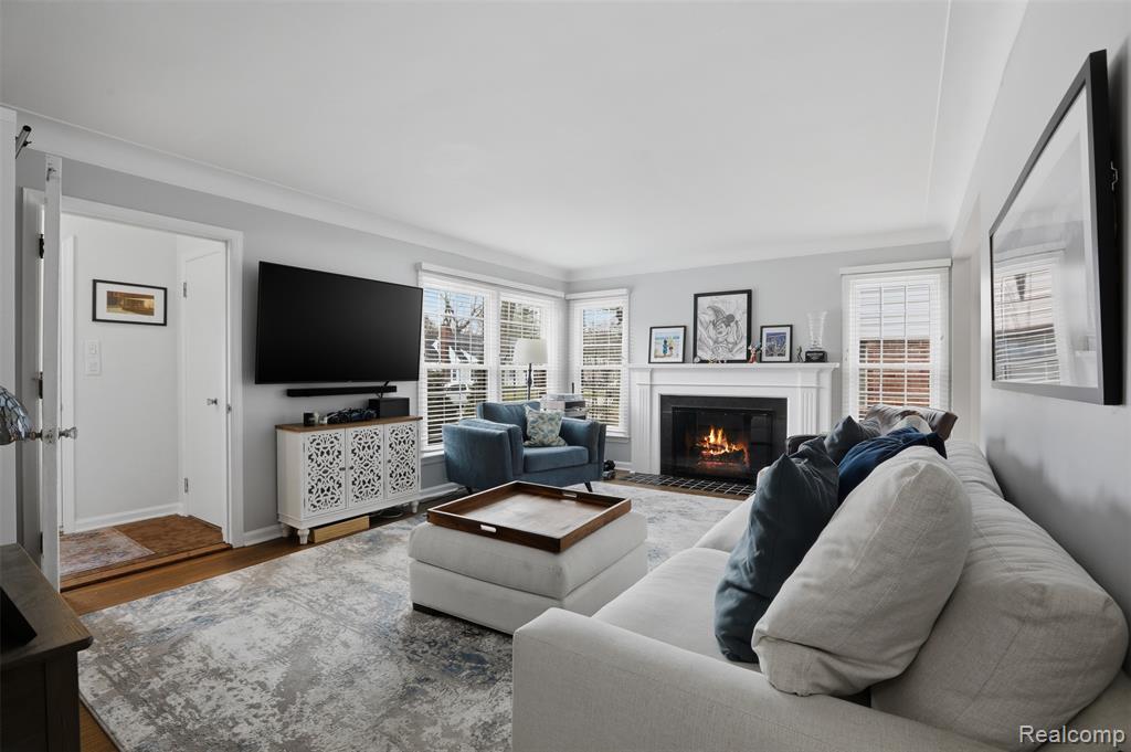 10814 Elgin Avenue, Huntington Woods, MI — Photo 5