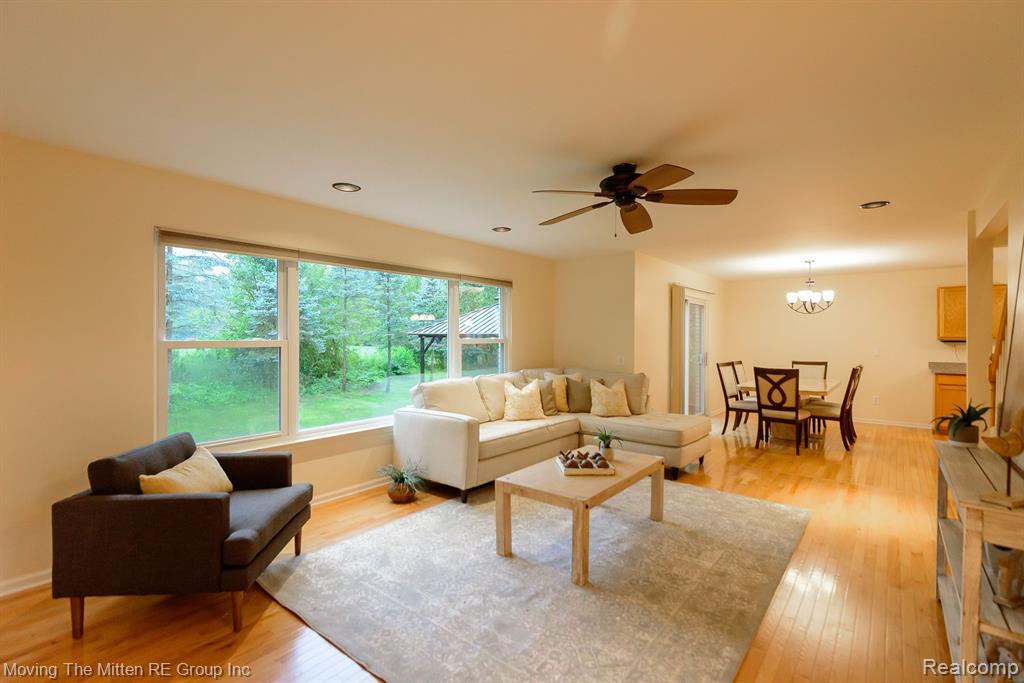 9084 W WALDEN Drive, Van Buren, MI 48111 — Photo 6