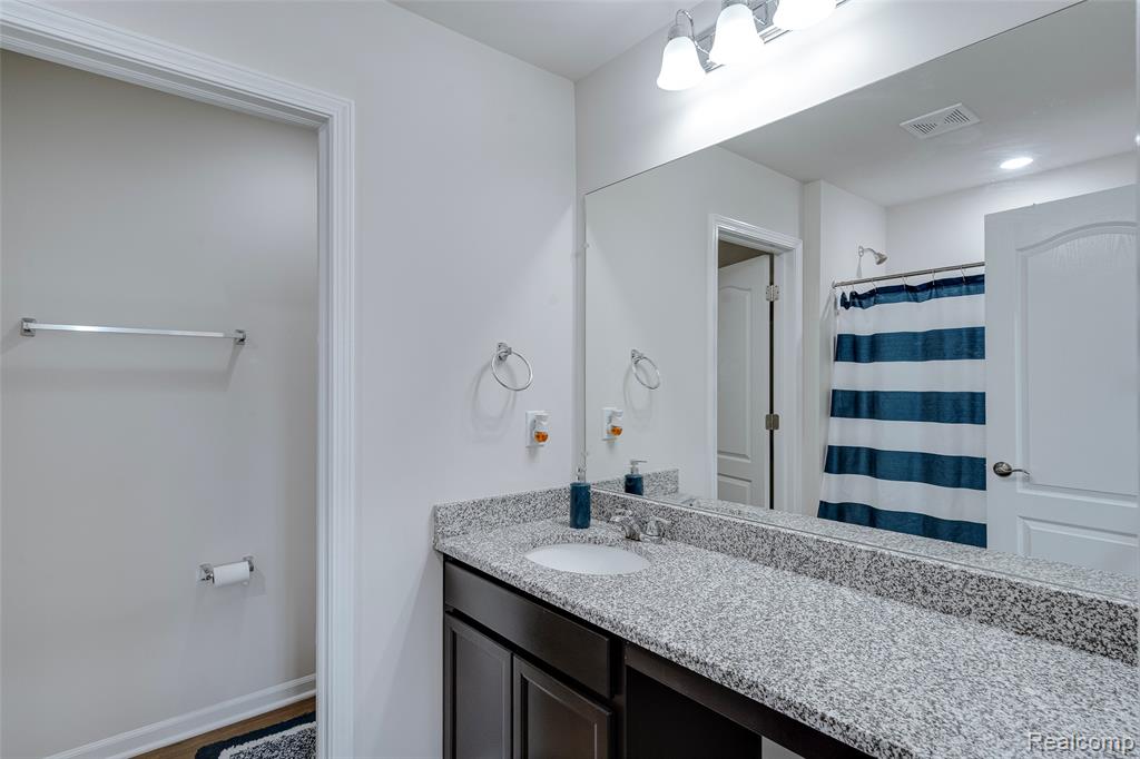 4568 Paradise Parkway, Milford, MI 48381 — Photo 37