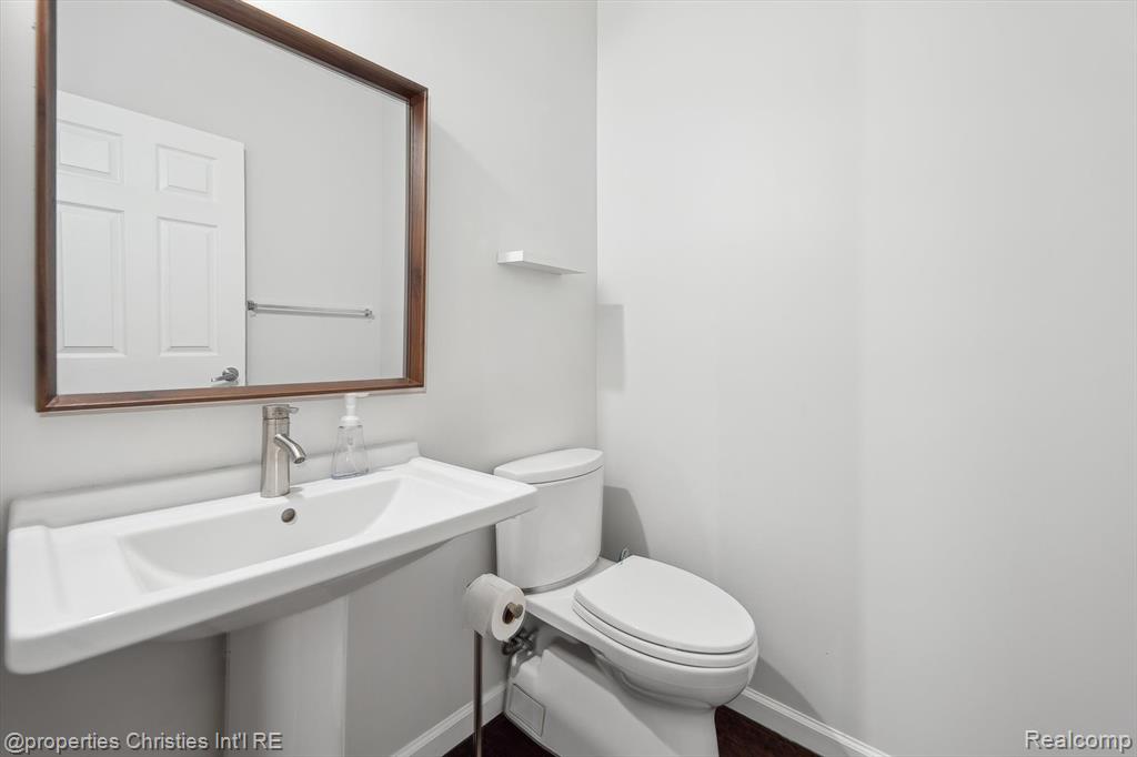 39771 ROCKCREST Circle, Northville, MI — Photo 37