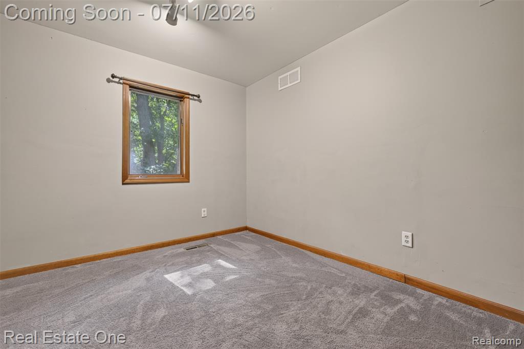 310 S Van Road, Holly, MI 48442 — Photo 27