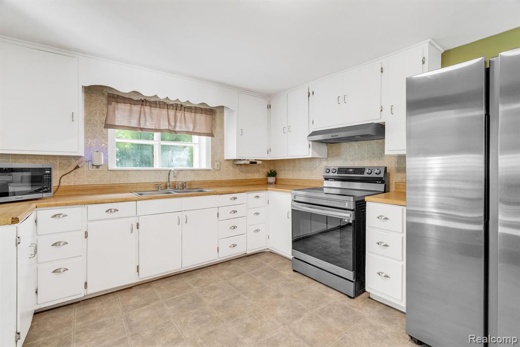 4350 Lessing Avenue, Waterford, MI 48329 — Photo 6