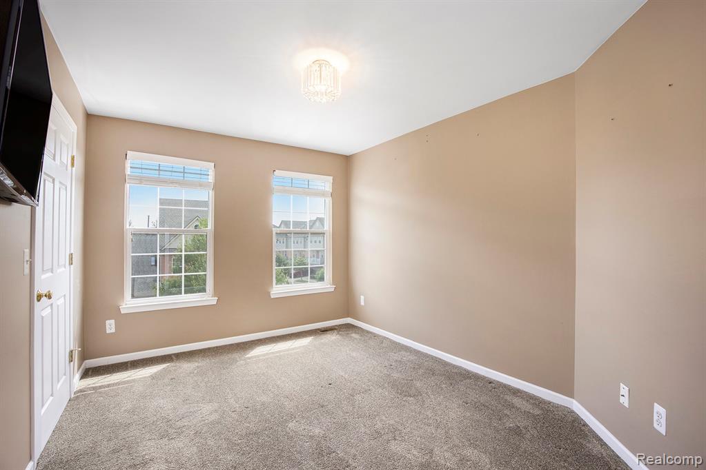 56645 Long Island Drive, Shelby Twp, MI 48316 — Photo 13